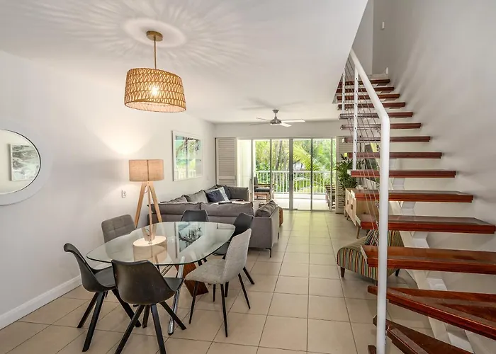 Beach Club Palm Cove Serenity Wing 3 Bed Penthouse